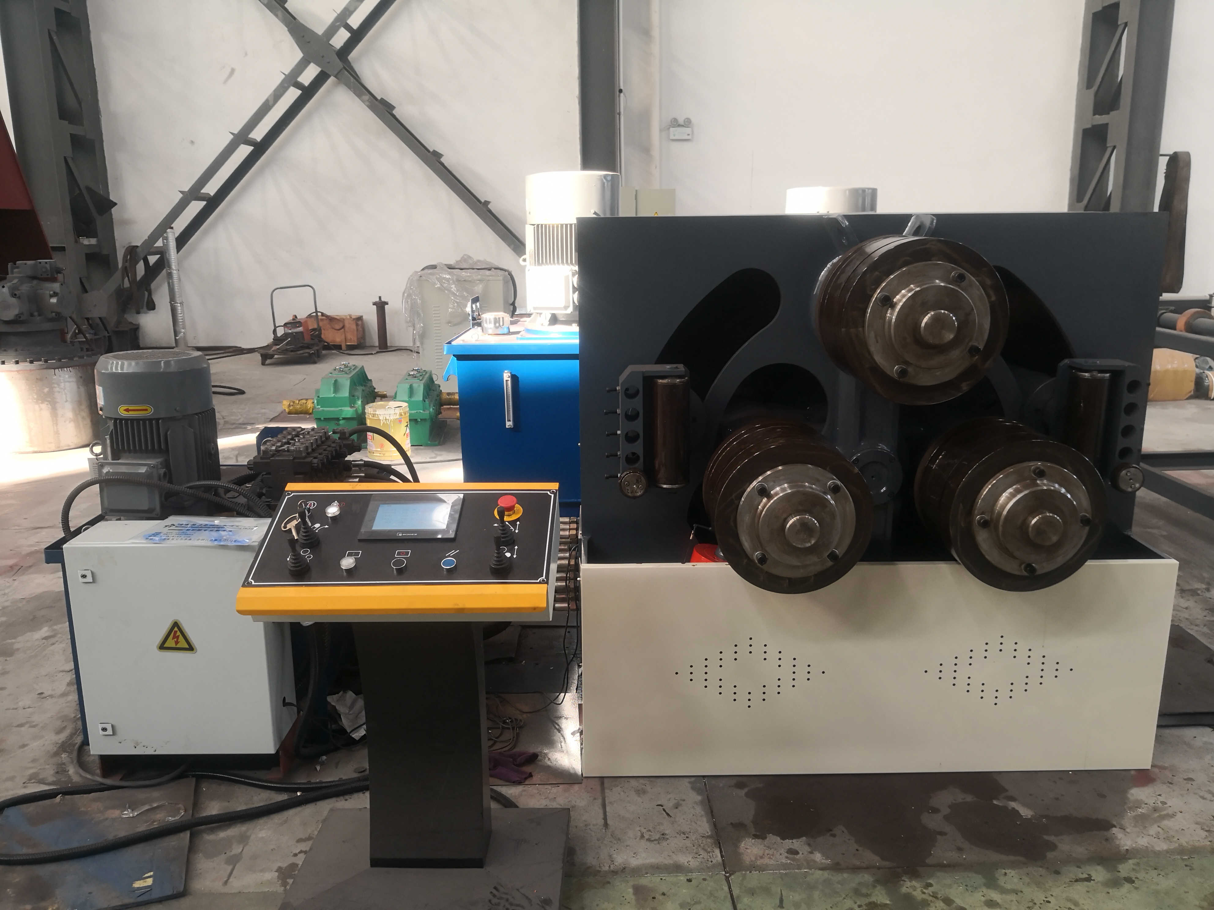 Máquina laminadora de perfiles de extrusión hidráulica de alta potencia